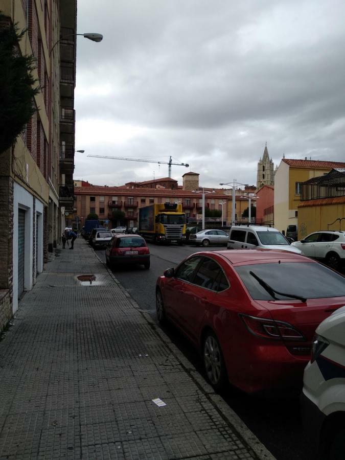 Alojamientos Turisticos Victor De Los Rios Леон Экстерьер фото